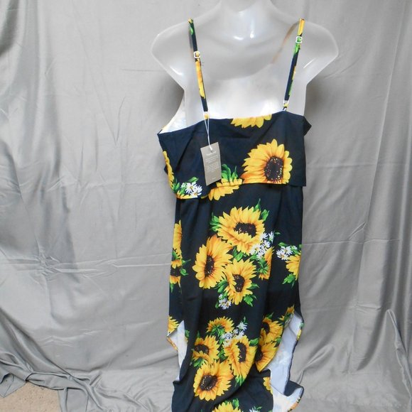 NWT VYNCS Popular floral spaghetti strap dress M - Picture 2 of 5